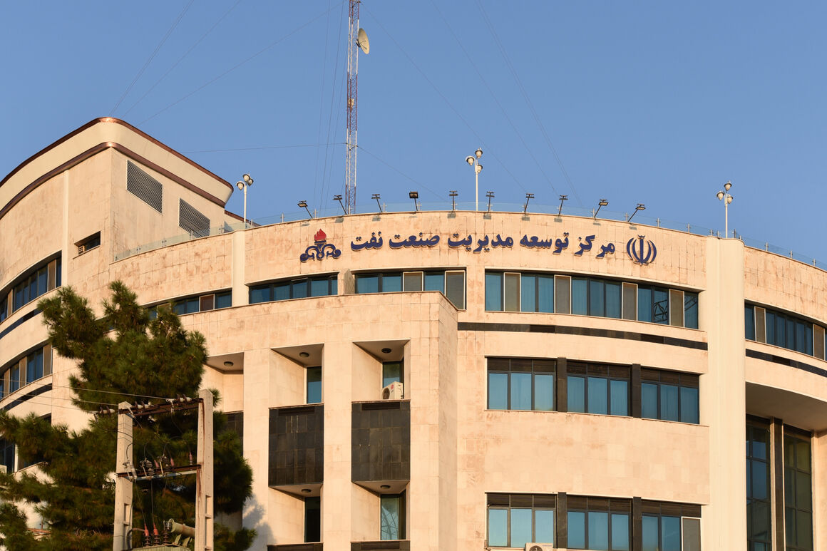ابلاغ دستورعمل خانه مدیران صنعت نفت ابلاغ دستورعمل خانه مدیران صنعت نفت