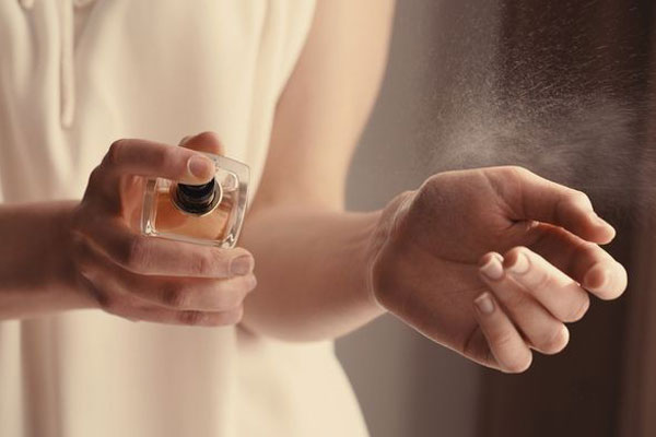 برای عید چه عطری بخریم؟ / متولد هر ماهی هستی عطر ماه تولدت را بشناس برای عید چه عطری بخریم؟ / متولد هر ماهی هستی عطر ماه تولدت را بشناس