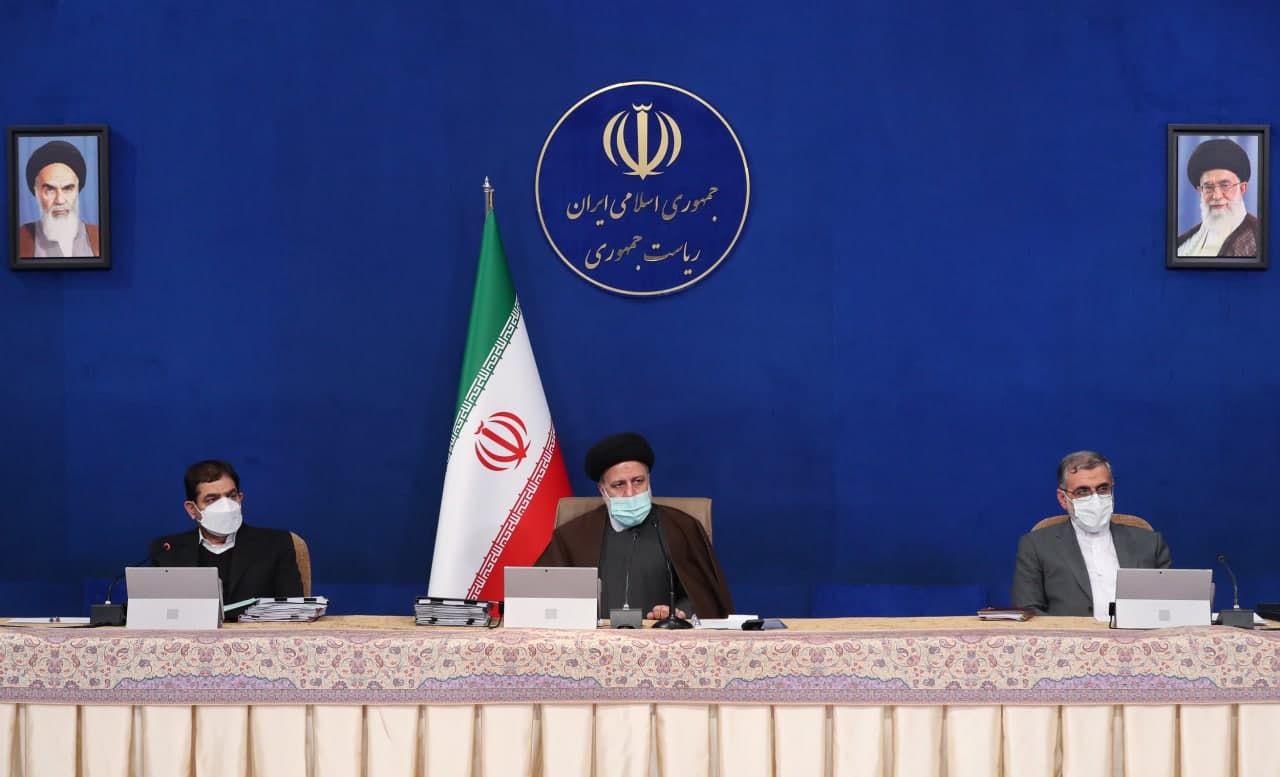 روزنامه اطلاعات: دولت رییسی از «دخالت در هر کار مردم» دست بردار نیست روزنامه اطلاعات: دولت رییسی از «دخالت در هر کار مردم» دست بردار نیست