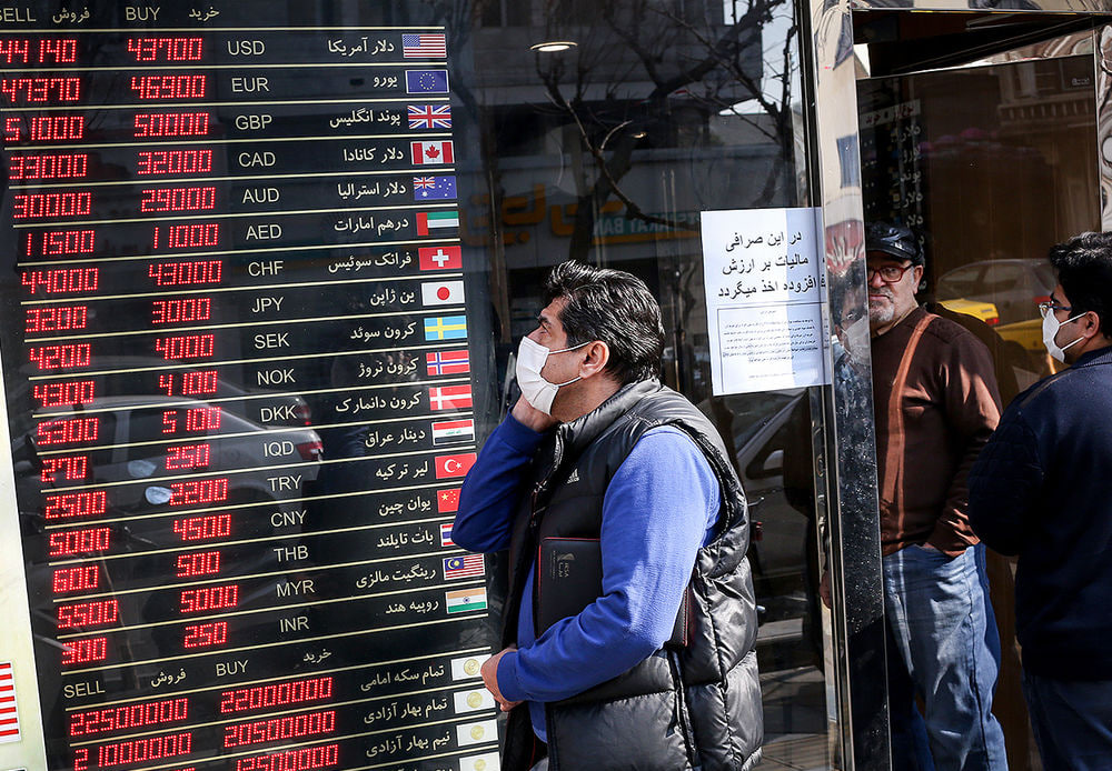 بدون تحریم با تحریم، بدون ۲۸۵۰۰ تومان با ۲۸۵۰۰ تومان؛ در هر حالت نرخ دلار در پایان ۱۴۰۱ چقدر بود؟ بدون تحریم با تحریم، بدون ۲۸۵۰۰ تومان با ۲۸۵۰۰ تومان؛ در هر حالت نرخ دلار در پایان ۱۴۰۱ چقدر بود؟
