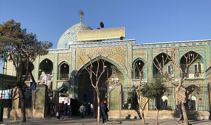 این زیارتگاه مزار یک راهزن است این زیارتگاه مزار یک راهزن است