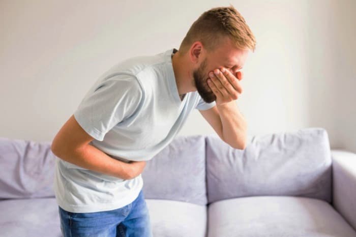 چرا بعضیها اول صبح تهوع دارند؟ چرا بعضیها اول صبح تهوع دارند؟