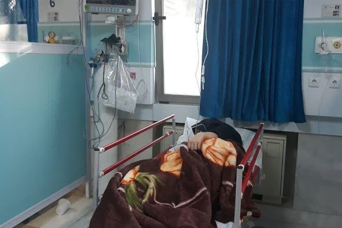تکرار حادثه مسمومیت دانش آموزان، این بار در بروجرد! تکرار حادثه مسمومیت دانش آموزان، این بار در بروجرد!