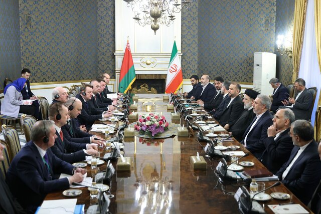 نشست هیات عالیرتبه ایران و بلاروس / تاکید رییسی بر پیگیری اجرایی شدن توافقات میان تهران و مینسک نشست هیات عالیرتبه ایران و بلاروس / تاکید رییسی بر پیگیری اجرایی شدن توافقات میان تهران و مینسک
