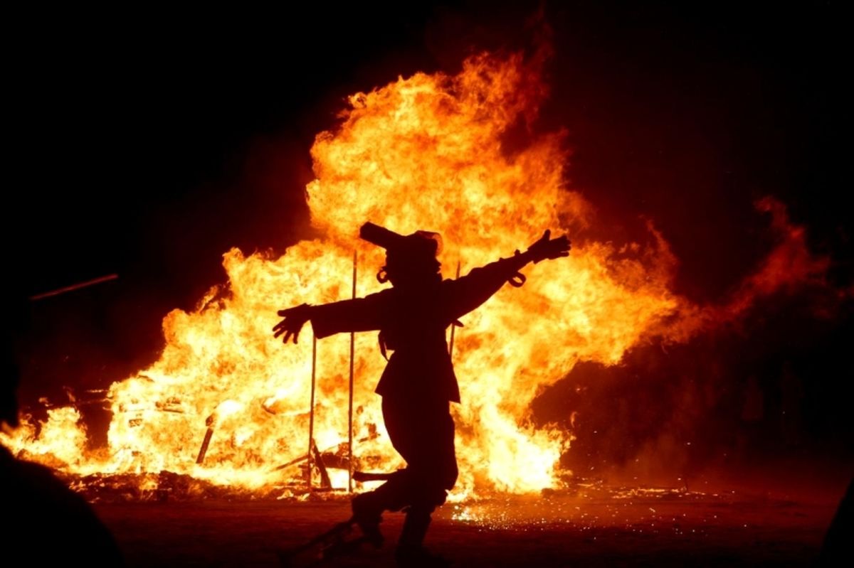 ادامه تلفات چهارشنبه سوری؛ ۴ جوان سوختند ادامه تلفات چهارشنبه سوری؛ ۴ جوان سوختند