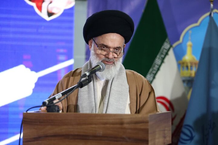 امام جمعه قم: ارتباط با آمریکا اگر آدم شود و به خواست ملت تن دهد، مانعی نداریم امام جمعه قم: ارتباط با آمریکا اگر آدم شود و به خواست ملت تن دهد، مانعی نداریم