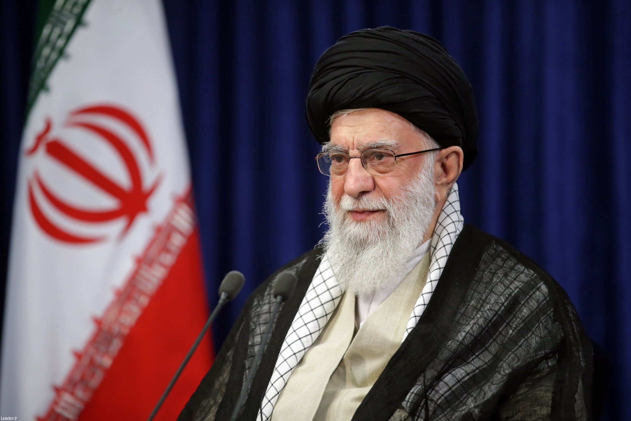 رهبر معظم انقلاب اول فروردین ۱۴۰۲ در حرم مطهر رضوی سخنرانی می کنند رهبر معظم انقلاب اول فروردین ۱۴۰۲ در حرم مطهر رضوی سخنرانی می کنند