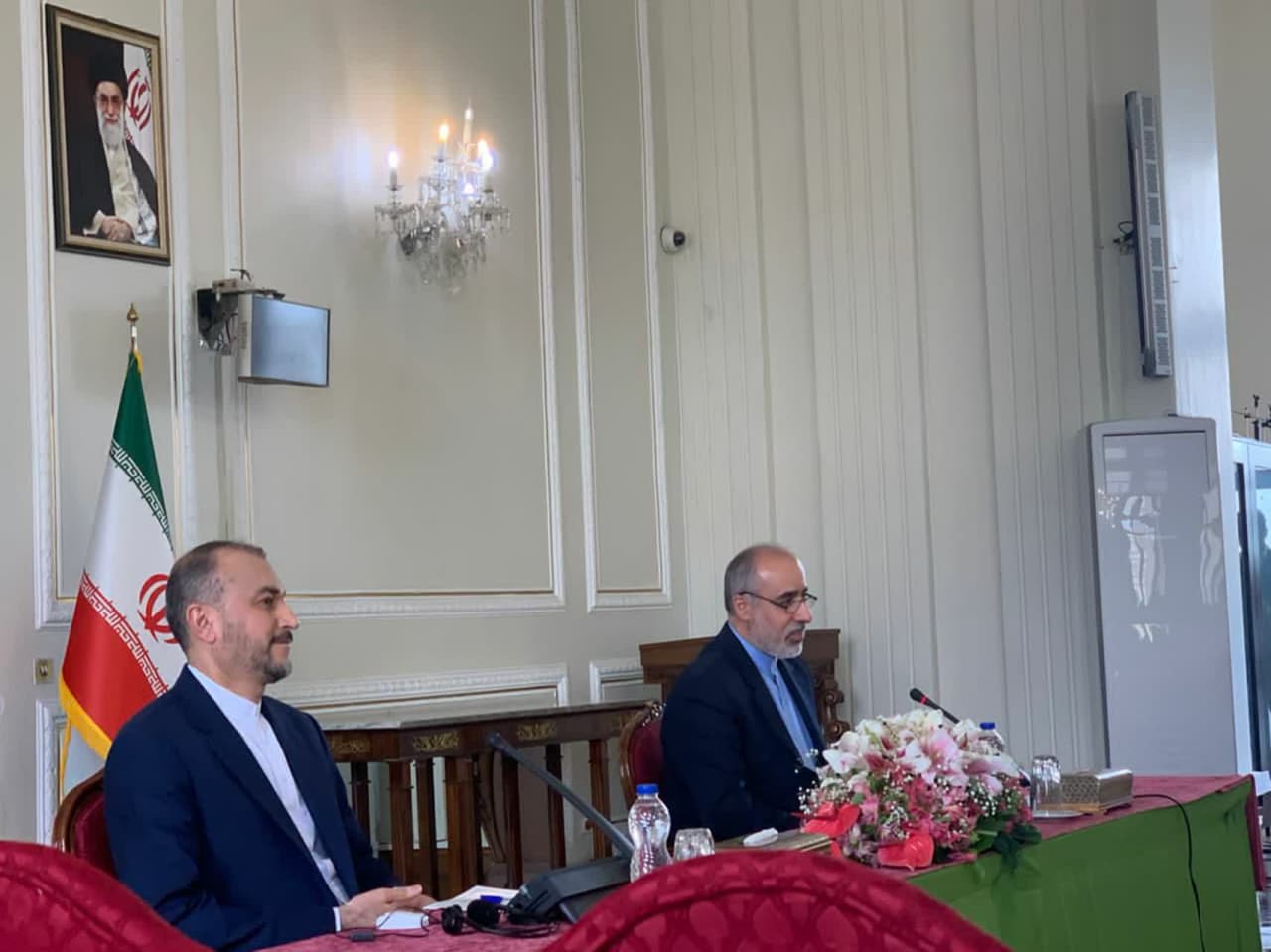 امیرعبداللهیان: سفر شمخانی بعد امنیتی دارد / باقری و مورا هم تبادل پیام با یکدیگر دارند امیرعبداللهیان: سفر شمخانی بعد امنیتی دارد / باقری و مورا هم تبادل پیام با یکدیگر دارند