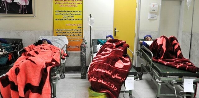 ادامه یک حادثه تلخ در مدارس / ۷۲ دانشآموز دختر بروجردی مسموم شدند ادامه یک حادثه تلخ در مدارس / ۷۲ دانشآموز دختر بروجردی مسموم شدند