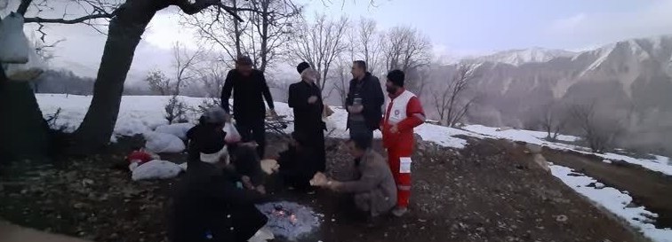 ماجرای ۴۸ ساعت نفس گیر مسافران گمشده در برف + عکس ماجرای ۴۸ ساعت نفس گیر مسافران گمشده در برف + عکس