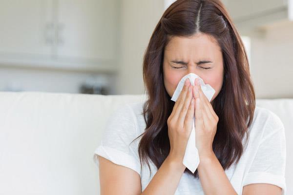 آلرژی بهاری و علائم آن را بشناسید آلرژی بهاری و علائم آن را بشناسید