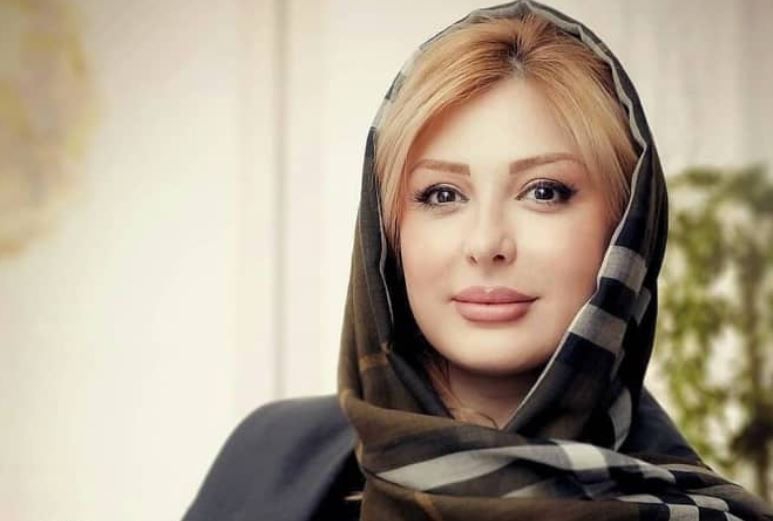 نیوشا ضیغمی با بادیگاردهای غول پیکرش! + عکس نیوشا ضیغمی با بادیگاردهای غول پیکرش! + عکس