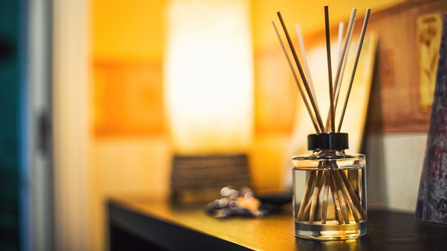 اسرار خانه داری؛ به همین راحتی خانه ای خوشبو و معطر داشته باشید اسرار خانه داری؛ به همین راحتی خانه ای خوشبو و معطر داشته باشید