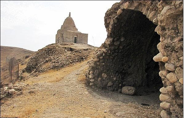 یک بنای تاریخی دیگر جولانگاه معتادان شد + عکس یک بنای تاریخی دیگر جولانگاه معتادان شد + عکس