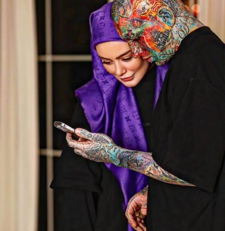 حرکات صمیمی سحر قریشی و مادر تتلو در کنسرت + فیلم