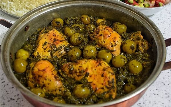 طرز تهیه خورش گوجه سبز + ترفند تلخ نشدن این خورش خوشمزه طرز تهیه خورش گوجه سبز + ترفند تلخ نشدن این خورش خوشمزه
