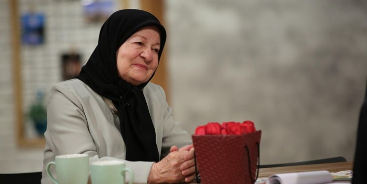 بازیگری که فقط با خانم ها سلفی می گیرد! + عکس