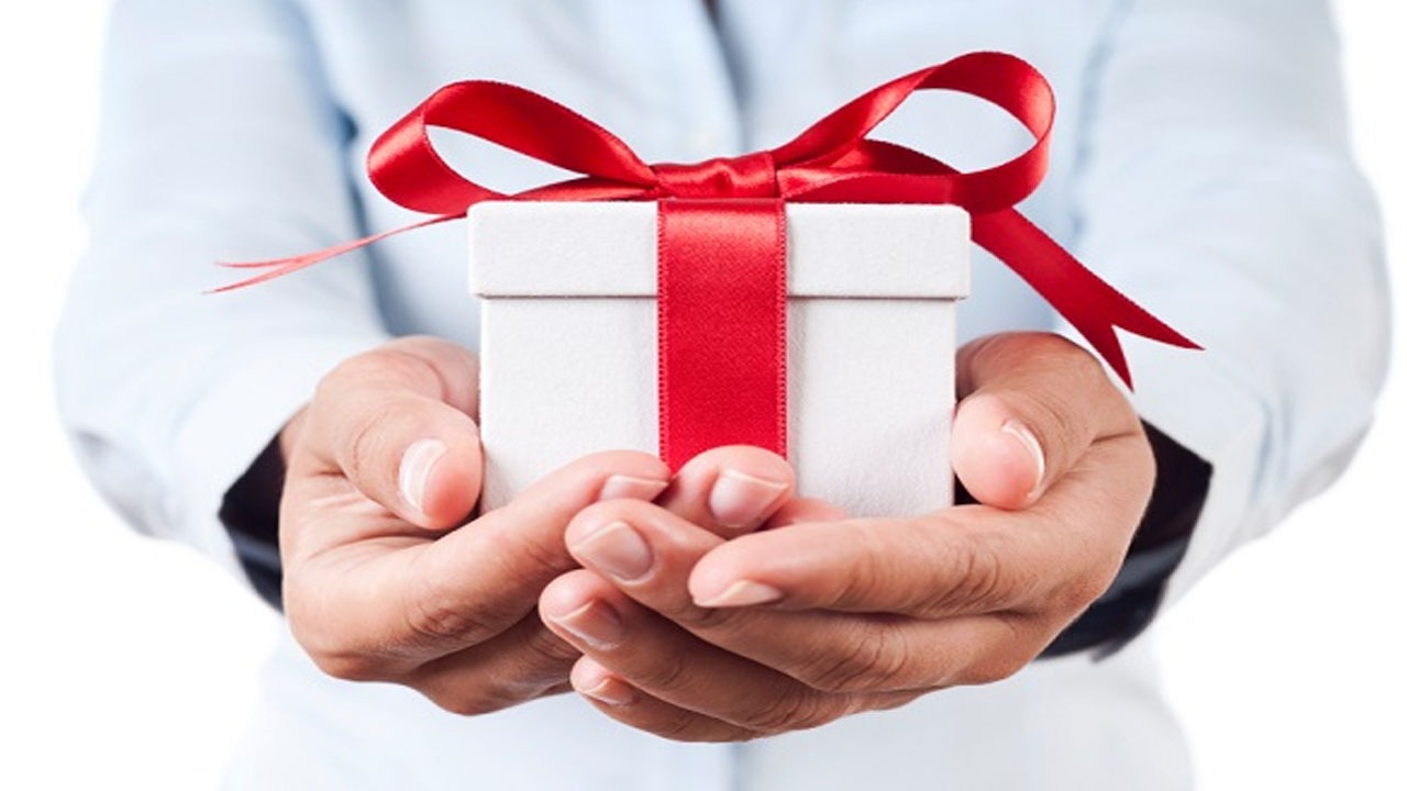 ترفندهایی برای گرفتن کادو از همسر ترفندهایی برای گرفتن کادو از همسر