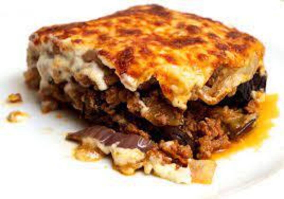 طرز تهیه موساکا با گوشت و بادمجان و سیب زمینی طرز تهیه موساکا با گوشت و بادمجان و سیب زمینی