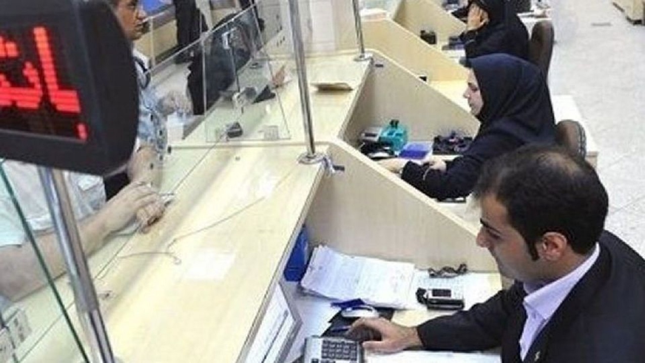 برخی از بدهکاران بانکی در راستای رونق تولید، تسهیلات گرفته اند برخی از بدهکاران بانکی در راستای رونق تولید، تسهیلات گرفته اند