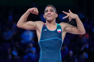 حسن یزدانی ۱۰ سال جوان شد! حسن یزدانی ۱۰ سال جوان شد!