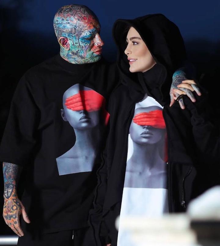 واکنش تتلو به عذرخواهی سحر قریشی / مامانت میاد تحویل میگرتت! واکنش تتلو به عذرخواهی سحر قریشی / مامانت میاد تحویل میگرتت!