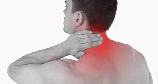دلیل و درمان درد گرفتگی عضلات گردن و شانه دلیل و درمان درد گرفتگی عضلات گردن و شانه