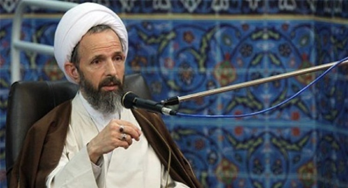 رهبر معظم انقلاب در ایران نشسته اند ولی کل جهان را اداره می کنند رهبر معظم انقلاب در ایران نشسته اند ولی کل جهان را اداره می کنند