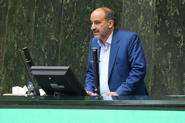 ادعای عجیب یک نماینده: شرکای تجاری وزیر مشغول کاسبی هستند! ادعای عجیب یک نماینده: شرکای تجاری وزیر مشغول کاسبی هستند!