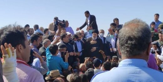 رییسی: می گفتند وقتی به اصفهان بروید که زاینده رود پرآب باشد، گفتم باید همان روزهایی بروم که مشکل هست رییسی: می گفتند وقتی به اصفهان بروید که زاینده رود پرآب باشد، گفتم باید همان روزهایی بروم که مشکل هست