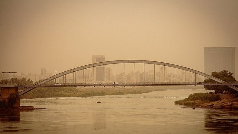 منشأ دود غلیظ اهواز چیست؟