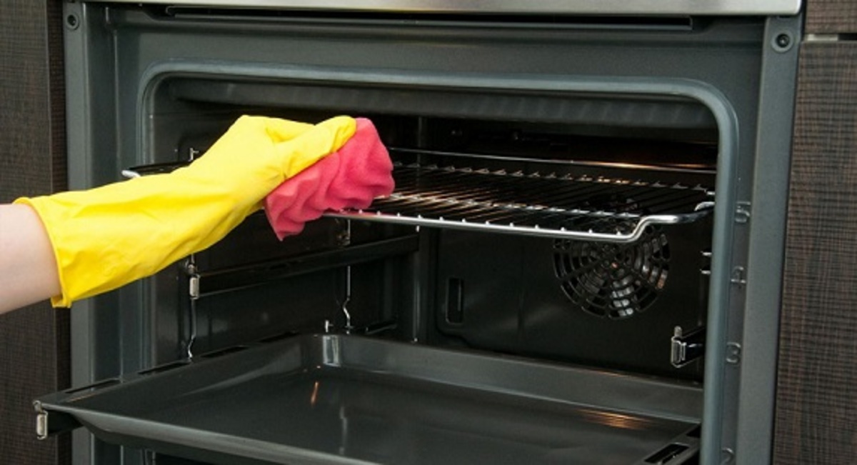 بهترین و سریع ترین روش خانگی برای تمیز کردن فر اجاق گاز