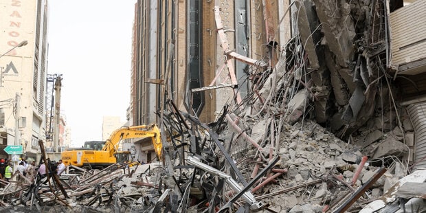 اولین فیلم دوربین های مداربسته از لحظه ریزش ساختمان متروپل آبادان + فیلم