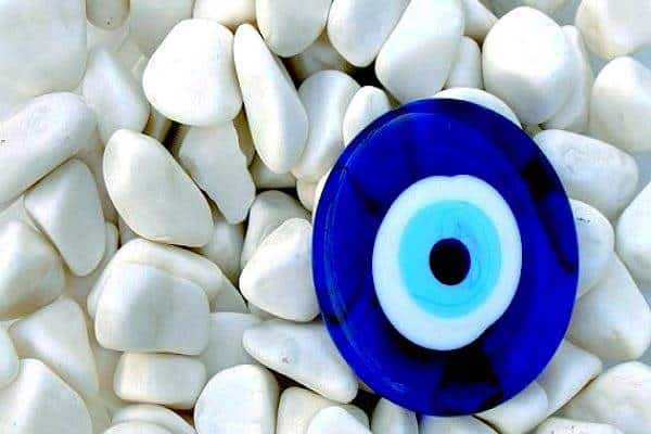 دعایی فوق العاده برای دوری از چشم زخم دیگران دعایی فوق العاده برای دوری از چشم زخم دیگران