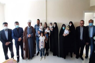 اهدای خانه به خانواده های دارای فرزندان چهارقلو اهدای خانه به خانواده های دارای فرزندان چهارقلو