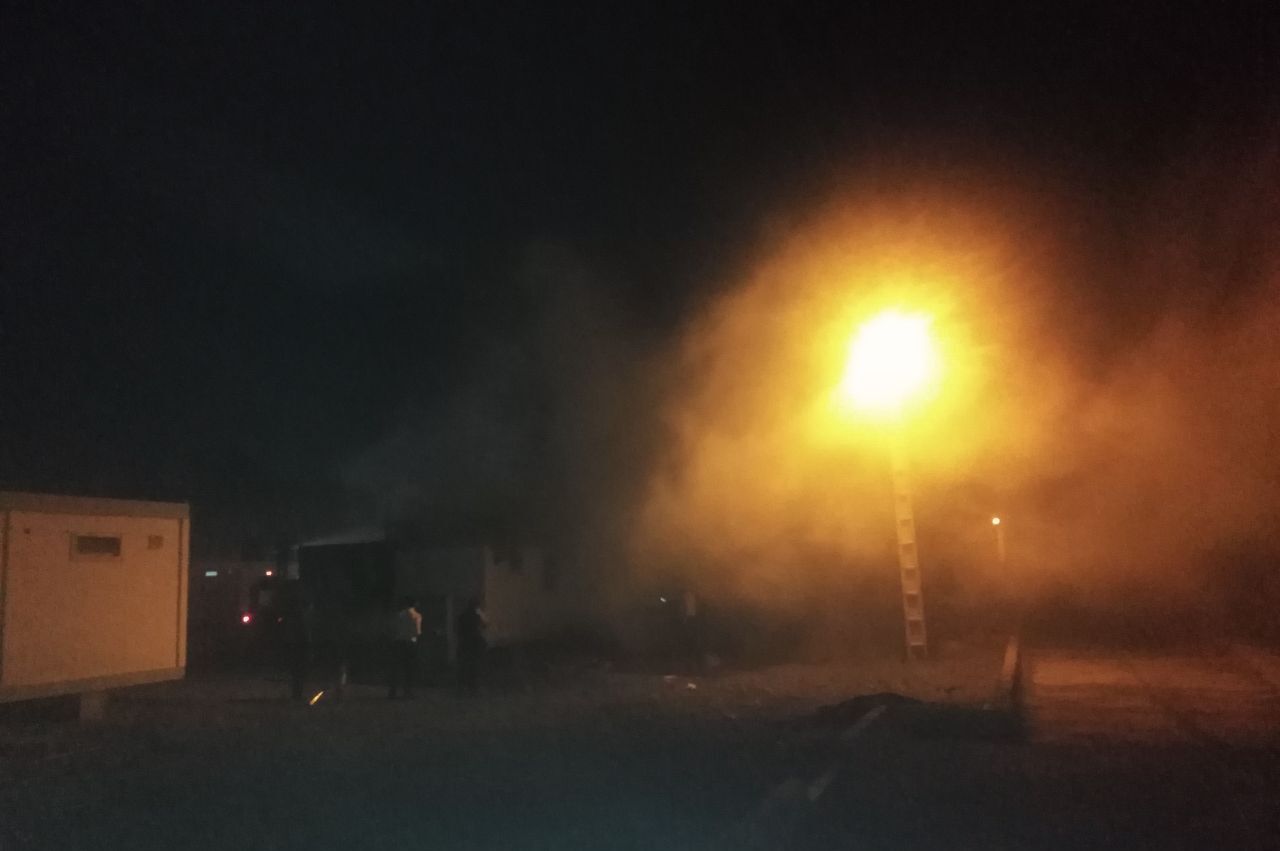 حریق در خوابگاه کانکسی دانشگاه علوم پزشکی بم حریق در خوابگاه کانکسی دانشگاه علوم پزشکی بم