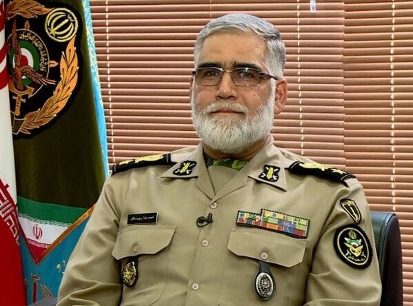 مشاور عالی فرمانده ارتش: وضعیت آمریکا و اروپا بدتر از ایران است مشاور عالی فرمانده ارتش: وضعیت آمریکا و اروپا بدتر از ایران است