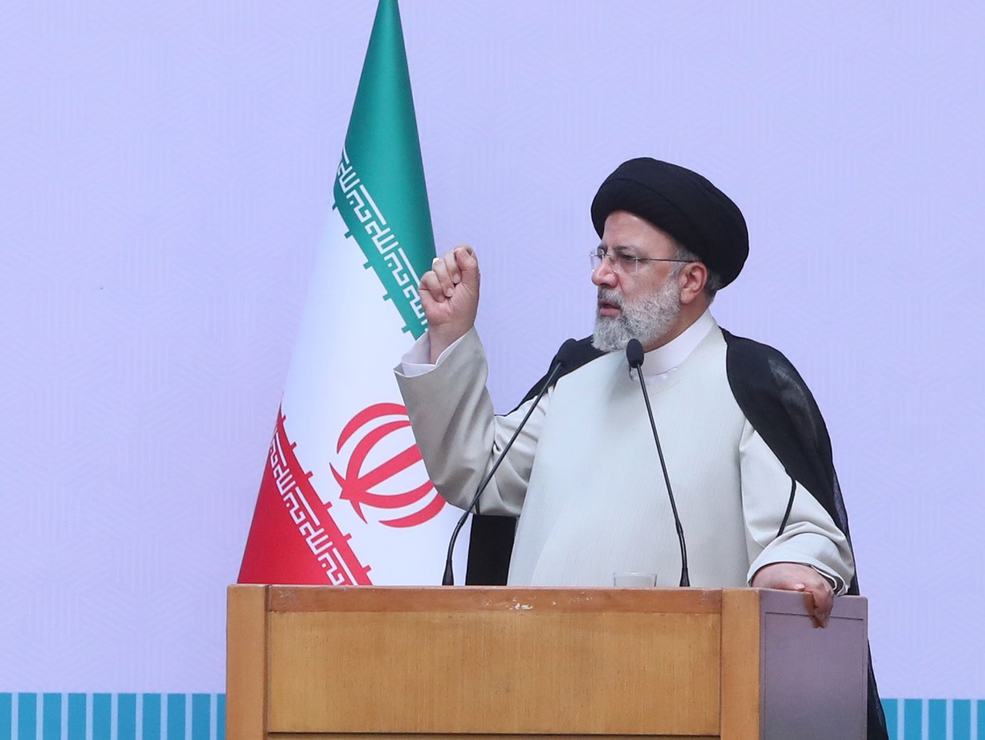 رییسی: در سفرهای خارجی و ملاقات با سران کشورهای همسایه شاهد اشتیاق به تولیدات ایرانی هستم رییسی: در سفرهای خارجی و ملاقات با سران کشورهای همسایه شاهد اشتیاق به تولیدات ایرانی هستم