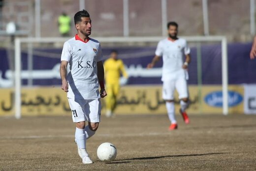 مدافع سابق پرسپولیس با فولاد تمدید کرد مدافع سابق پرسپولیس با فولاد تمدید کرد