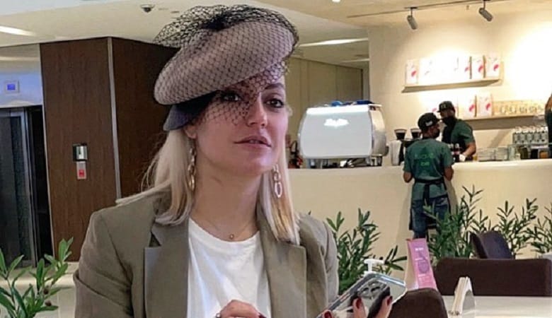 شغل جدید مهناز افشار غوغا کرد؛ خانم بازیگر برفراز آسمان! شغل جدید مهناز افشار غوغا کرد؛ خانم بازیگر برفراز آسمان!