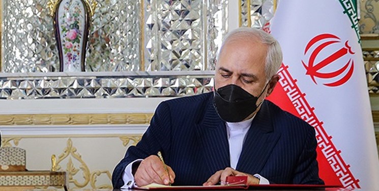 ظریف: بدم نمی آمد لاریجانی رییس جمهور شود/ اگر شهید سلیمانی نبود، بعد از استعفا هرگز به دولت باز نمی گشتم ظریف: بدم نمی آمد لاریجانی رییس جمهور شود/ اگر شهید سلیمانی نبود، بعد از استعفا هرگز به دولت باز نمی گشتم