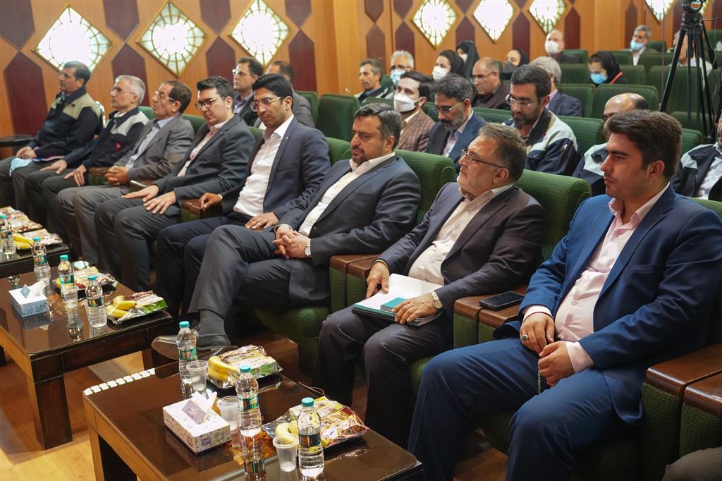 تولید محصولات با ارزش افزوه بالا ، استراتژی اصلی ذوب آهن است تولید محصولات با ارزش افزوه بالا ، استراتژی اصلی ذوب آهن است