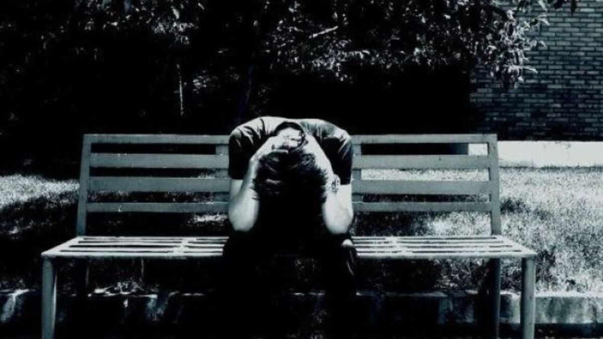 احساس بدبختی در این سن به اوج میرسد + راه حل احساس بدبختی در این سن به اوج میرسد + راه حل