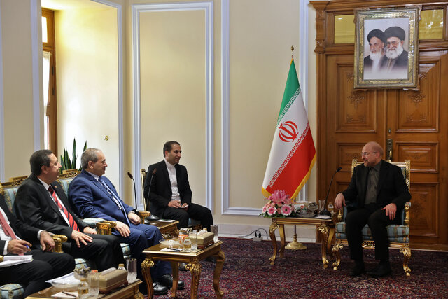 اگر زمان بگذرد و موضوعاتی مانند شرق فرات، ادلب کهنه شود، ممکن است مانند غده سرطانی باقی بماند اگر زمان بگذرد و موضوعاتی مانند شرق فرات، ادلب کهنه شود، ممکن است مانند غده سرطانی باقی بماند