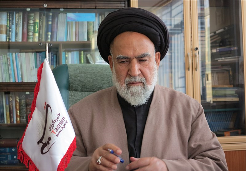 در اوایل انقلاب یک ماشین برای سفر به شیراز وجود نداشت / یکی از دغدغه های رییس جمهور سابق دفاع از سند ننگین ۲۰۳۰ بود در اوایل انقلاب یک ماشین برای سفر به شیراز وجود نداشت / یکی از دغدغه های رییس جمهور سابق دفاع از سند ننگین ۲۰۳۰ بود