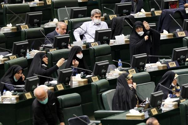 وزیر صمت اسامی نمایندگان تهدیدکننده را به وزارت اطلاعات بدهد وزیر صمت اسامی نمایندگان تهدیدکننده را به وزارت اطلاعات بدهد
