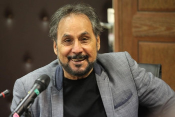 تولد ۶۹ سالگی عمو قناد در خانه شیک و ساده اش ! + عکس