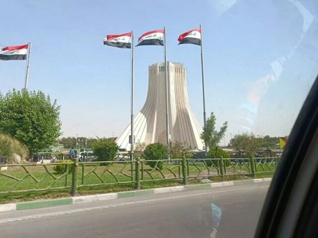 جنجال اهتزاز پرچم عراق در ایران؛ اصل ماجرا چه بود؟ جنجال اهتزاز پرچم عراق در ایران؛ اصل ماجرا چه بود؟