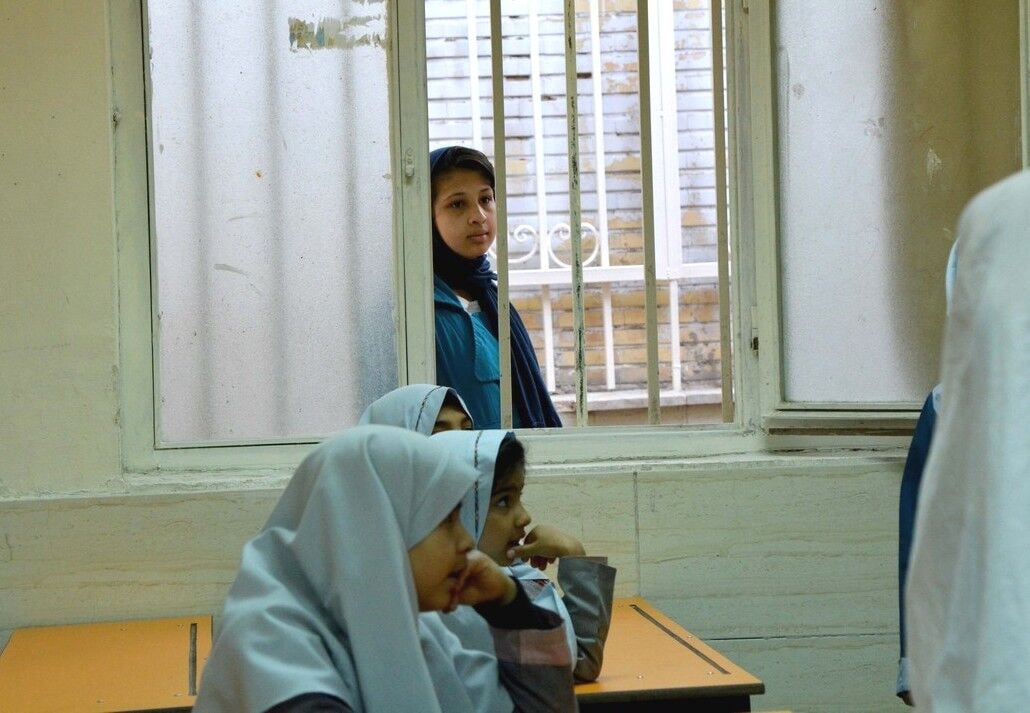بالغ بر ۶۰۰ هزار دانش آموز از تحصیل بازمانده اند بالغ بر ۶۰۰ هزار دانش آموز از تحصیل بازمانده اند