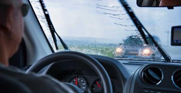 چند توصیه‌ ایمنی برای رانندگی در هوای بارانی